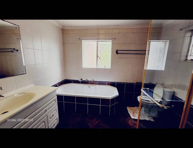 15 BEDROOM FREESTANDING FOR SALE IN SCOTTSVILLE